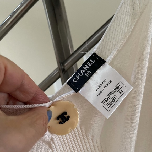 VINTAGE Elegant Chanel WHITE TOP💝HP - Picture 13 of 15